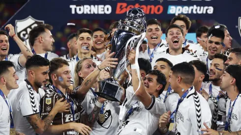 Platense se coronó campeón de Argentina, con tres figuras que pasaron piola en Chile.