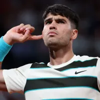 Carlos Alcaraz pasa la aplanadora en Roland Garros y pide disculpas: “Sé que querían ver más tenis”
