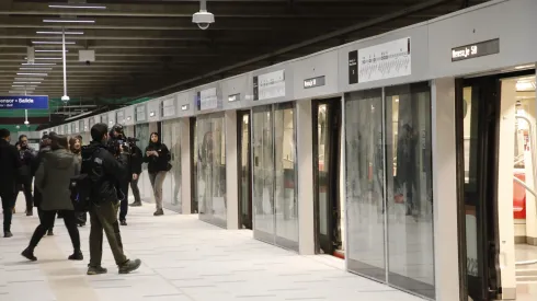 Santiago, 4 de septiembre de 2023<br />
En el marco de la pronta entrada en operacion de la extension de Linea 3, se lleva a cabo el inicio oficial al proceso de marcha blanca, instancia que permite probar, a traves del paso de trenes sin pasajeros, todas las funcionalidades del servicio antes de entrar en servicio.
Dragomir Yankovic/Aton Chile