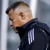 Por eso la carta al Tribunal: Jorge Almirón se fue de viaje en pleno partido de Colo Colo