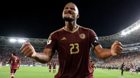 Salomón Rondón festeja su gol en la victoria de Venezuela por 1-0 ante Perú en el anterior juego de la Vinotinto en las Eliminatorias Sudamericanas.