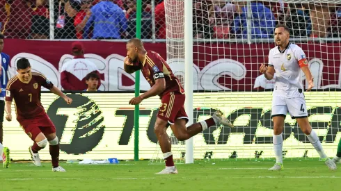 Venezuela ganó y se afianzó en el repechaje continental.