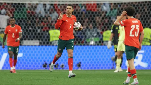 Cristiano Ronaldo igualó a Eduardo Vargas.