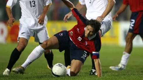 Este zaguero central fue mundialista y tuvo su estreno el mismo día que el tocopillano, goleador histórico de la Roja.