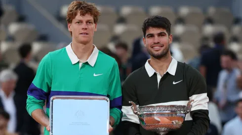 Jannik Sinner y Carlos Alcaraz en la final de Roland Garros 2025.