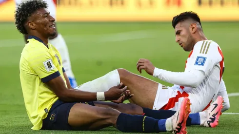 Kevin Rodríguez y Carlos Zambrano en el último choque entre Ecuador y Perú.