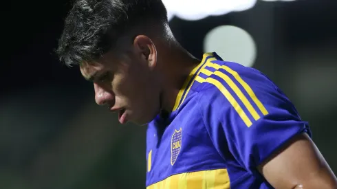 Carlos Palacios recibe un duro golpe en Boca Juniors.