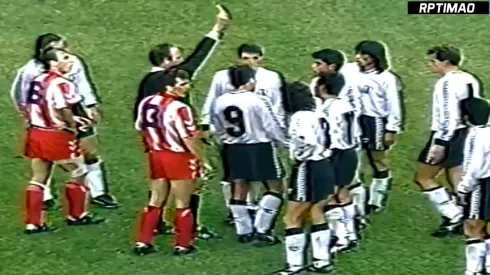 Colo Colo se enfrentó al Estrella Roja de Yugoslavia en la Copa Intercontinental.
