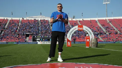Cristóbal Campos brinda una emotiva conferencia de prensa donde habla de salud mental y superación.