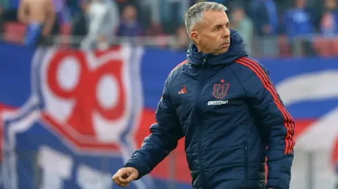 Gustavo Álvarez activó rápido una de las opciones.