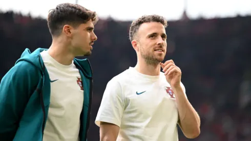 Este delantero del Chelsea jugó en la selección portuguesa y en un club de la Premier League con Diogo Jota.