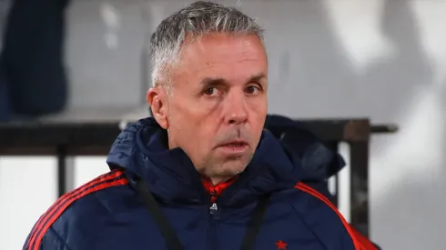 Gustavo Álvarez tiene dos dolores de cabeza en Universidad de Chile que espera resolver.