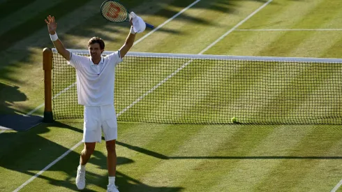 Nicolás Jarry va por los cuartos de final de Wimbledon.