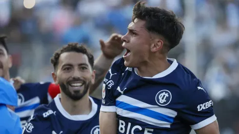 Diego Corral celebró así su golazo ante Colo Colo.