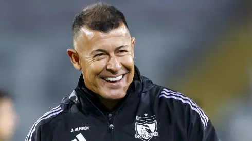 Almirón no piensa moverse de Colo Colo pues tiene un contrato millonario firmado