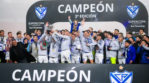Vélez Sarsfield ganó la Supercopa Internacional Argentina.