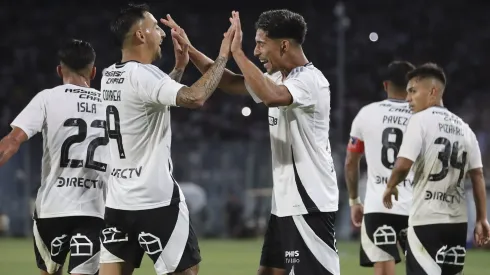 Salomón Rodríguez celebra junto al argentino Javier Correa.