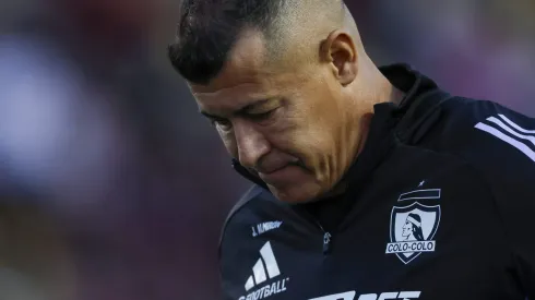 Jorge Almirón ha dado un giro radical en Colo Colo en 2025 y hoy paga las consecuencias.