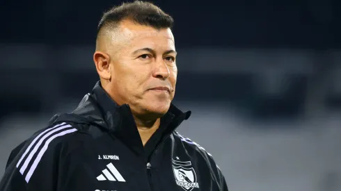 El técnico de Colo Colo es respaldado por un integrante del plantel albo.