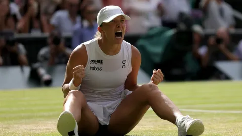 Iga Swiatek se corona en Wimbledon