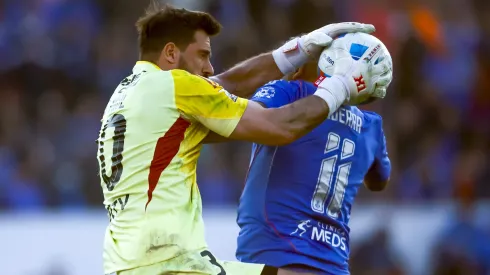 Los penales fueron protagonistas en el Superclásico del fútbol chileno.