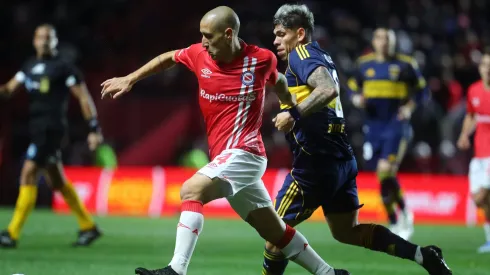 Carlos Palacios protagoniza la jugada que pudo cambiar el debut de Boca Juniors en el clausura argentino.