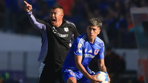 Jorge Almirón sabe que su crédito en Colo Colo es casi nulo, pero se las ingenia para no dar la cara.