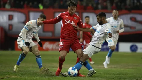 Ñublense y Huachipato empataron 2-2 en la ida de los cuartos de final de la Copa Chile 2025.