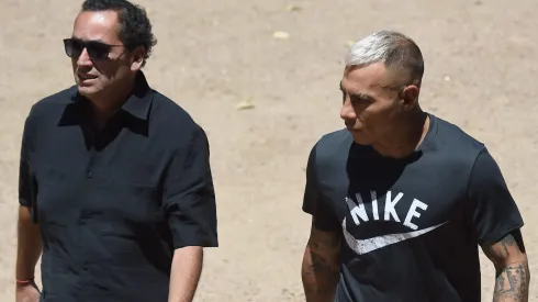 Eduardo Vargas sorprendió a todos con un viaje rumbo a Montevideo.