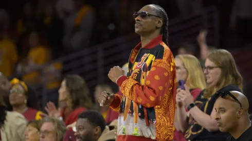 Snoop Dogg arriba al fútbol de Inglaterra.