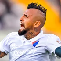 Colo Colo lanza nueva camiseta del centenario a un elevado precio: son unidades limitadas