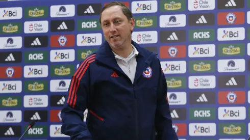 Luis Mena pudo hacerse cargo de Chile tanto a nivel femenino como masculino.