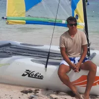 Le ganó en un reality a Eduardo Vargas, jugó en un grande de Brasil y ahora vive en un paraíso