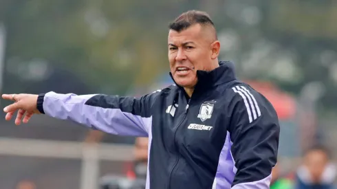 Colo Colo debe tomar decisiones claves en torno al futuro de Almirón.