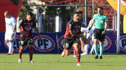 Es uno de los goleadores del fútbol chileno y revela el golpe más duro que recibió de la vida.