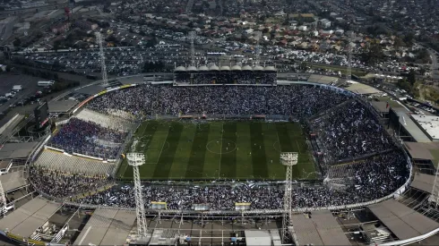 Colo Colo vuelve al Estadio Monumental justo después de una intensa lluvia que caerá en la capital.
