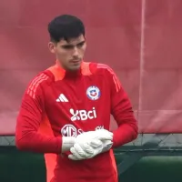 ¡Se resolvió en una tarde!: DT del ascenso inglés se alivia por el fichaje de un seleccionado chileno