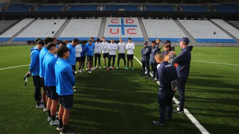 Católica aún no puede jugar en la sintética del Claro Arena