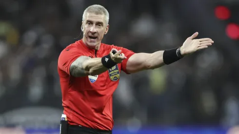 La U tiene árbitro para la ida de octavos de final