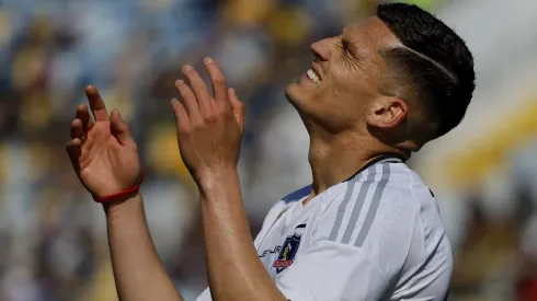 Lucas Cepeda se lamenta en Colo Colo.