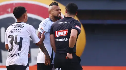 Arturo Vidal encaró al árbitro tras el partido y le puede costar muy caro.