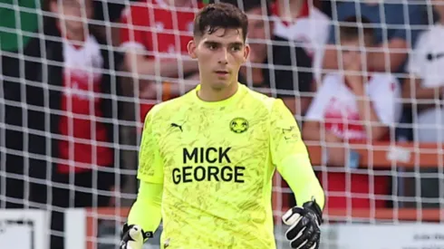 Vicente Reyes tuvo su estreno en Peterborough United, que se quedó fuera.