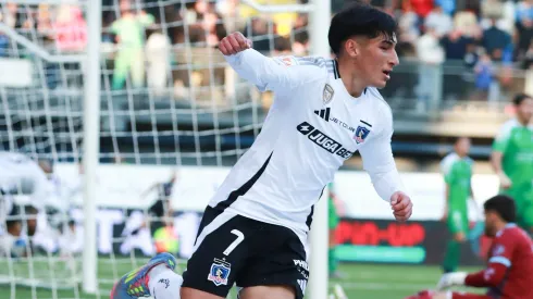 Francisco Marchant celebra el gol que le anotó al Audax Italiano.