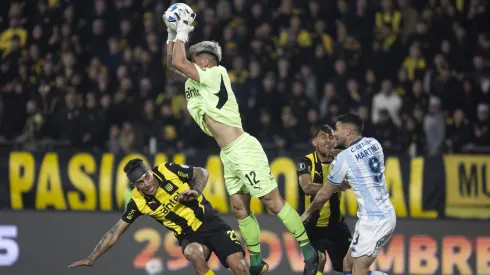 Brayan Cortés en la victoria de Peñarol ante Racing.