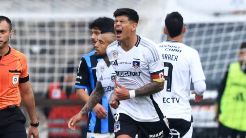 Esteban Pavez está en el centro de las críticas por parte de los hinchas de Colo Colo.
