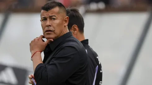 Jorge Almirón lo pasa muy mal en Colo Colo.