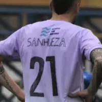 Futbolista juega con camiseta pintada con plumón y se descarga contra su club: “Independiente de todo…”