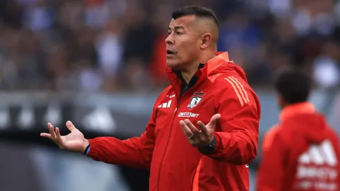 En Colo Colo ya buscan reemplazante de Almirón