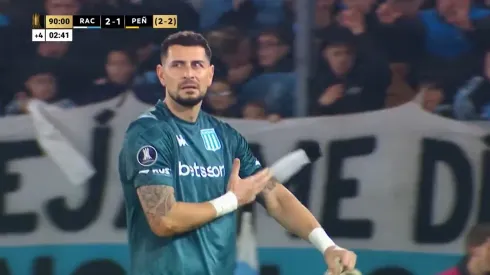 Gabriel Arias no lo pasó bien ante Peñarol.