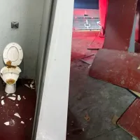 Fue una guerra: Así quedó el estadio de Independiente en la tribuna que usaron los hinchas de la U